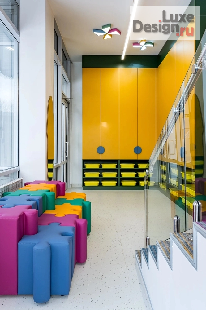 Дизайн интерьера лечебного учреждения "ATIS Kids & Family — детская стоматология в Екатеринбурге" (фото 3)