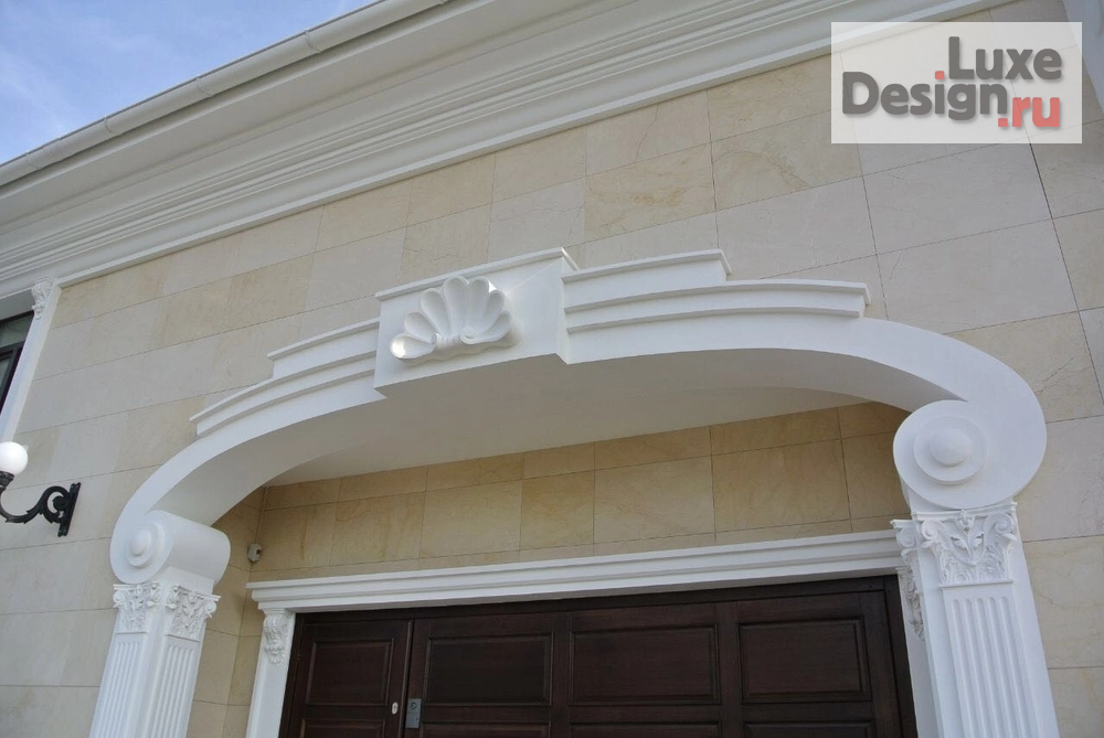 Частная архитектура "ЧАСТНЫЙ ДОМ В СТИЛЕ КЛАССИЦИЗМ, С ЭЛЕМЕНТАМИ БАРОККО" (фото 4)